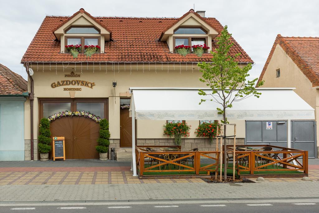Penzion Gazdovsky Hostinec Topoľčianky Exteriör bild